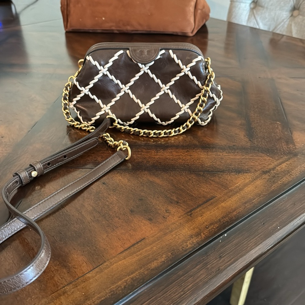 Small shoulder bag
